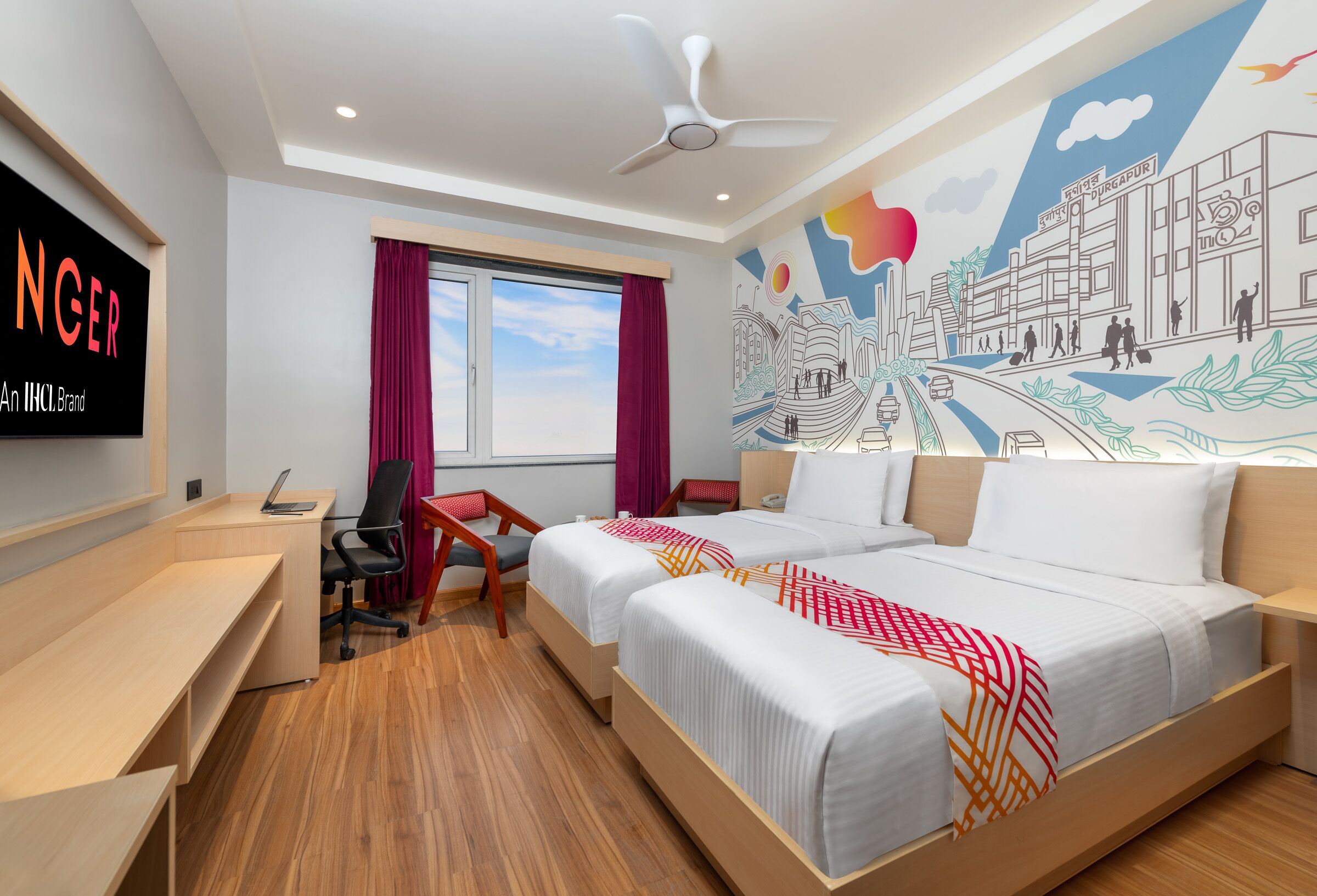 Luxe Queen Room | Iron/ironing board, free WiFi