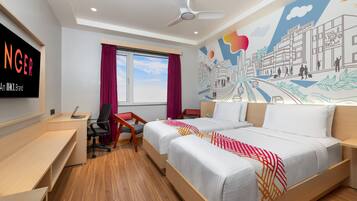 Luxe Queen Room | Iron/ironing board, free WiFi