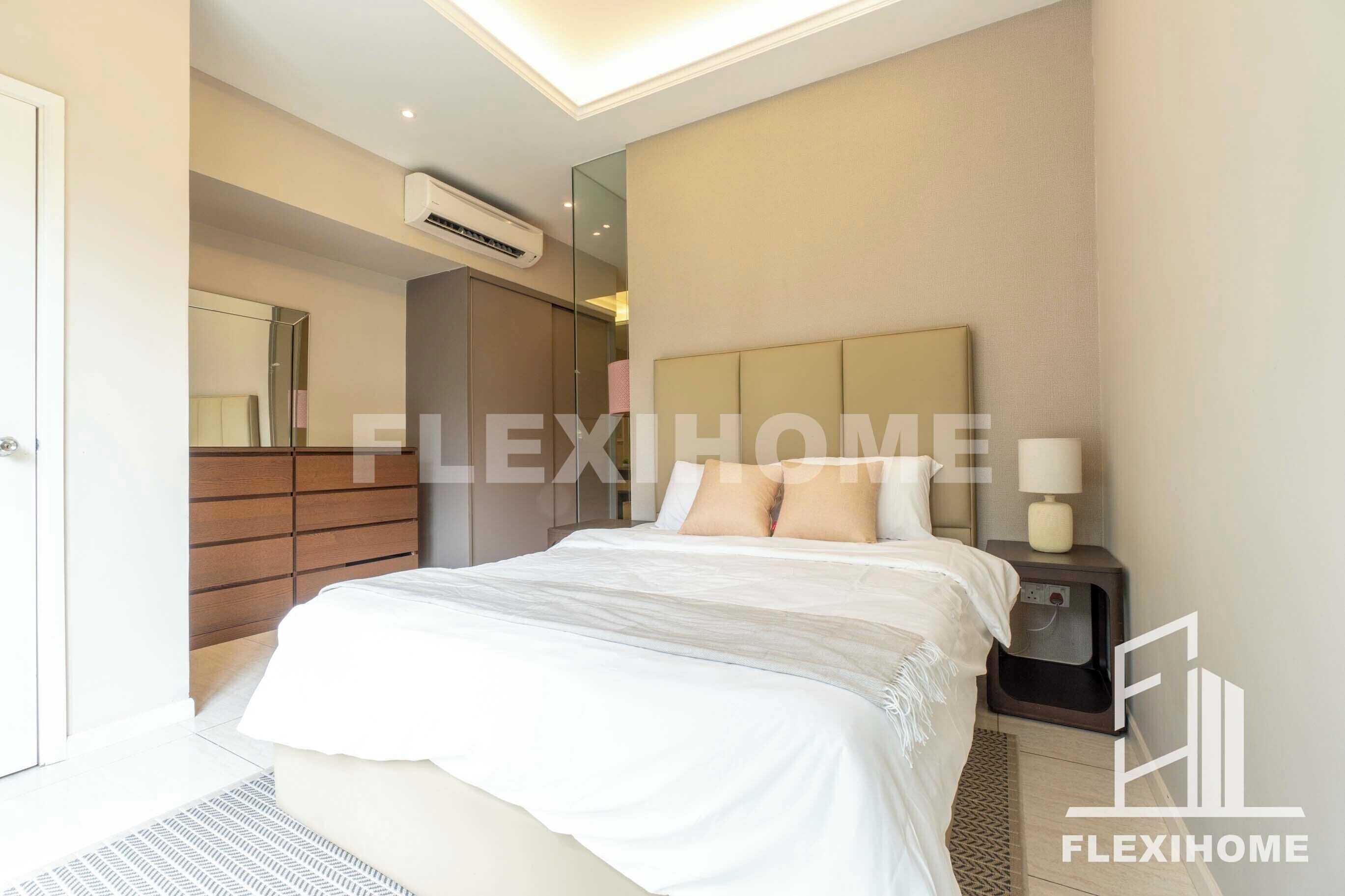 Suite monolocale Basic, 1 letto queen, non fumatori, vasca da bagno | Con stile personalizzato, con arredamento individuale, una scrivania