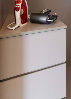 Comfort Studio Suite, 1 Queen Bed, Non Smoking, Bathtub | Wardrobe - Dorsett Residences, Sri Hartamas-KL, Hotel Theme Studio Homes by Flexihome-MY (Kuala Lumpur)