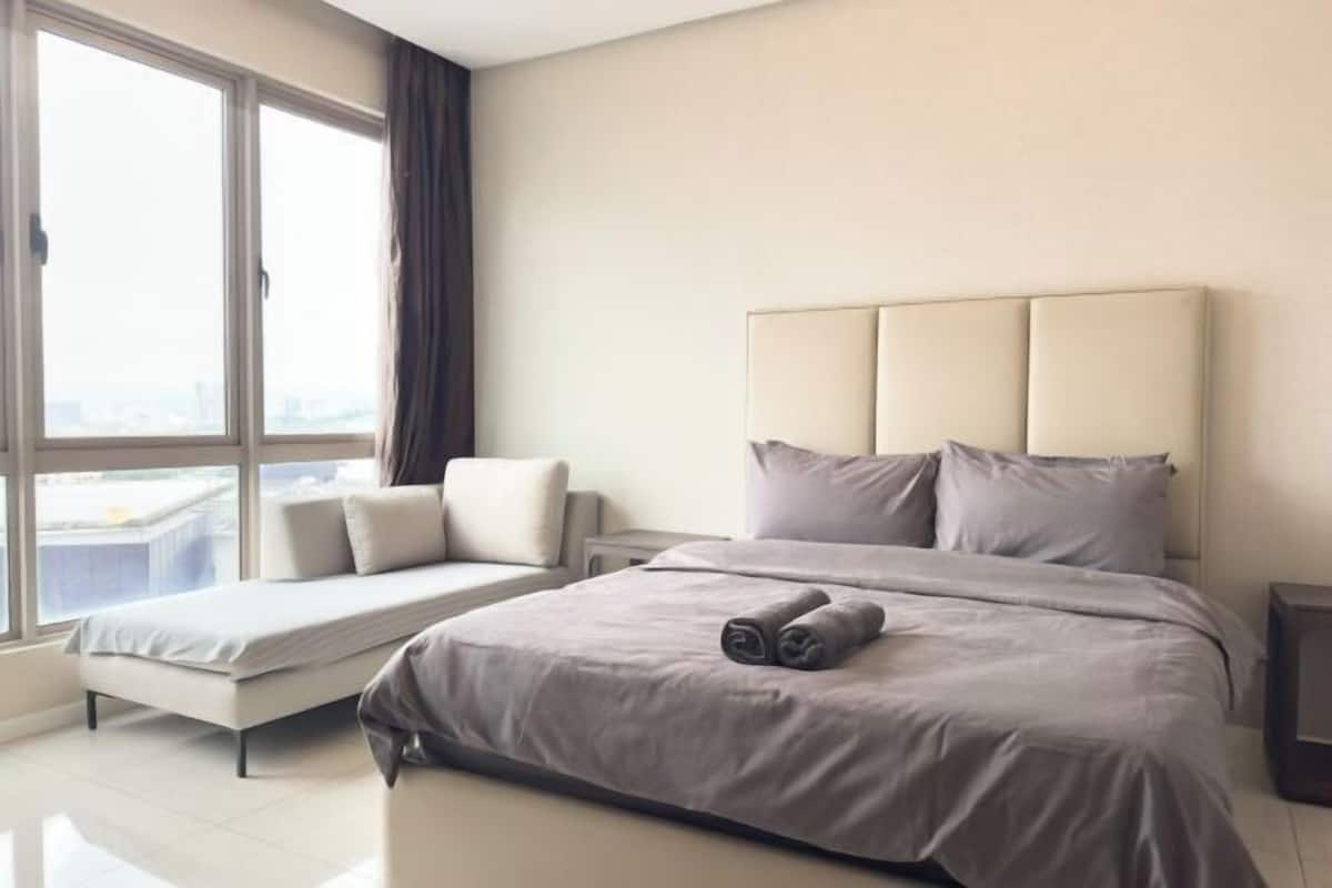 Individually decorated, individually furnished, desk, laptop workspace