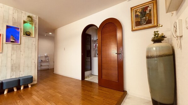 Interior - 450 (Osaka)