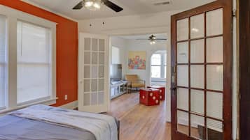 2 habitaciones, escritorio, tabla de planchar con plancha y wifi gratis