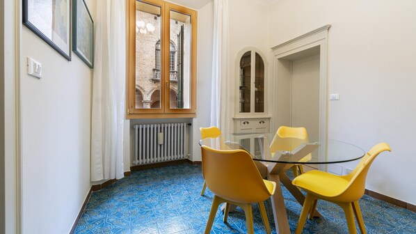 2 bedrooms - Castiglione 49 in Bologna (Bologna)