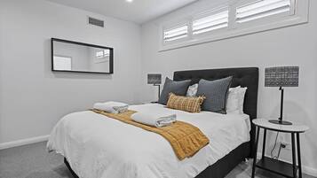 3 bedrooms, desk, iron/ironing board, travel cot