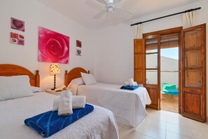 2 多间卧室、熨斗/熨衣板、WiFi、床单