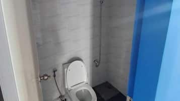 ビデ、タオル、石鹸、シャンプー