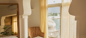 Cozy & Private Lakeview Studio in Pushkar Center