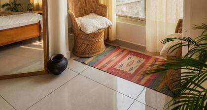 Cozy & Private Lakeview Studio in Pushkar Center