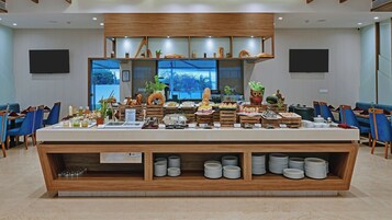 Daily buffet breakfast (INR 2000 per person)
