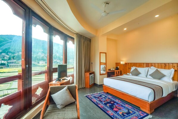 1 bedroom, Egyptian cotton sheets, premium bedding, down comforters - Hotel Gakyidiana (Paro)