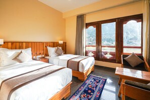 1 bedroom, Egyptian cotton sheets, premium bedding, down comforters - Hotel Gakyidiana (Paro)