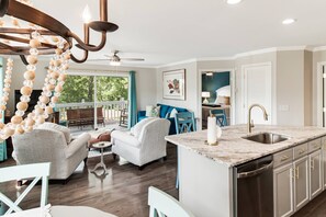 Smart TV - Great Location in St James -  2 BR Villa with Pool - Access to Oak Island Beach Club (Southport)