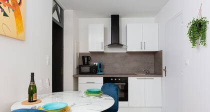 Chic & cozy: 45m2 apartment with jacuzzi in historical center