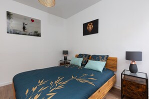 1 bedroom, iron/ironing board, travel cot, WiFi