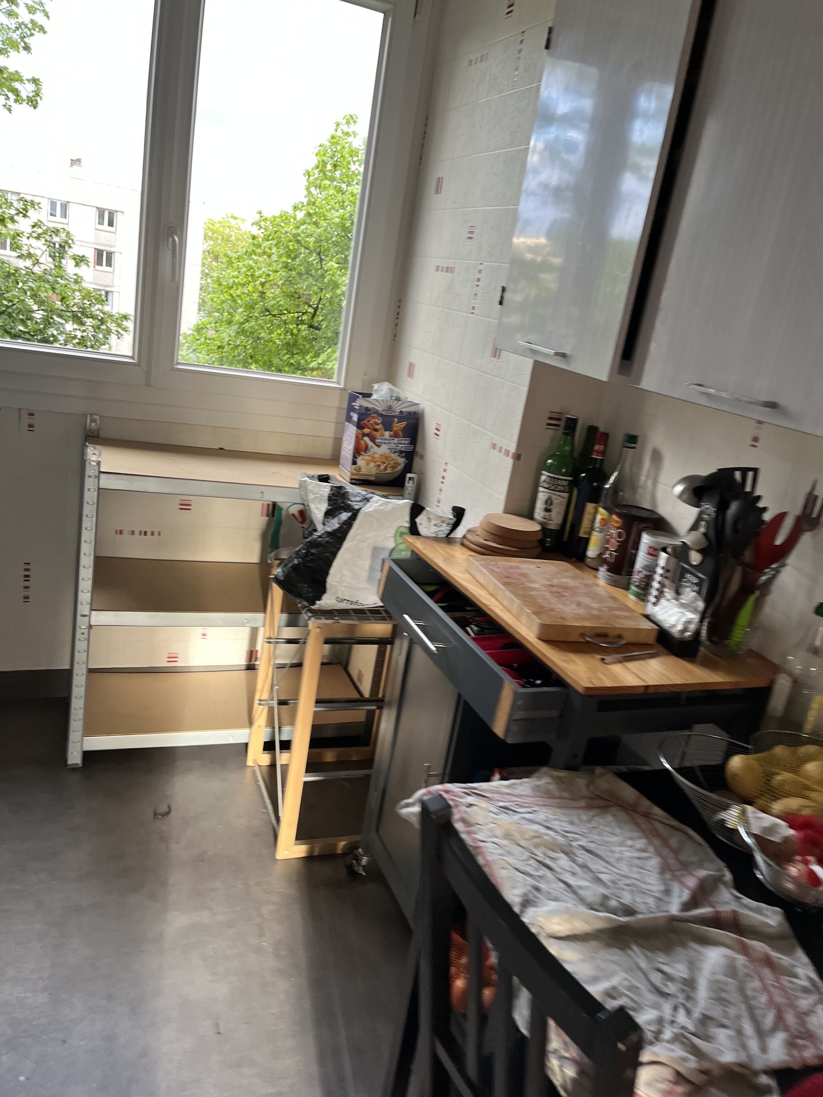 Microwave, oven, cookware/dishes/utensils