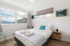 2 bedrooms, iron/ironing board, WiFi, bed sheets - Glasgows Hillcrest Lodge (Queenstown)