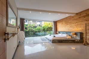 獨特裝潢、布置獨特、書桌、筆電工作空間