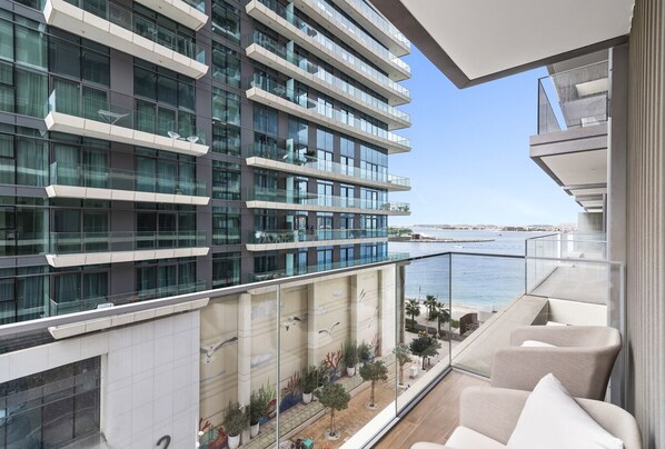 Luxury Apartment | Balcony