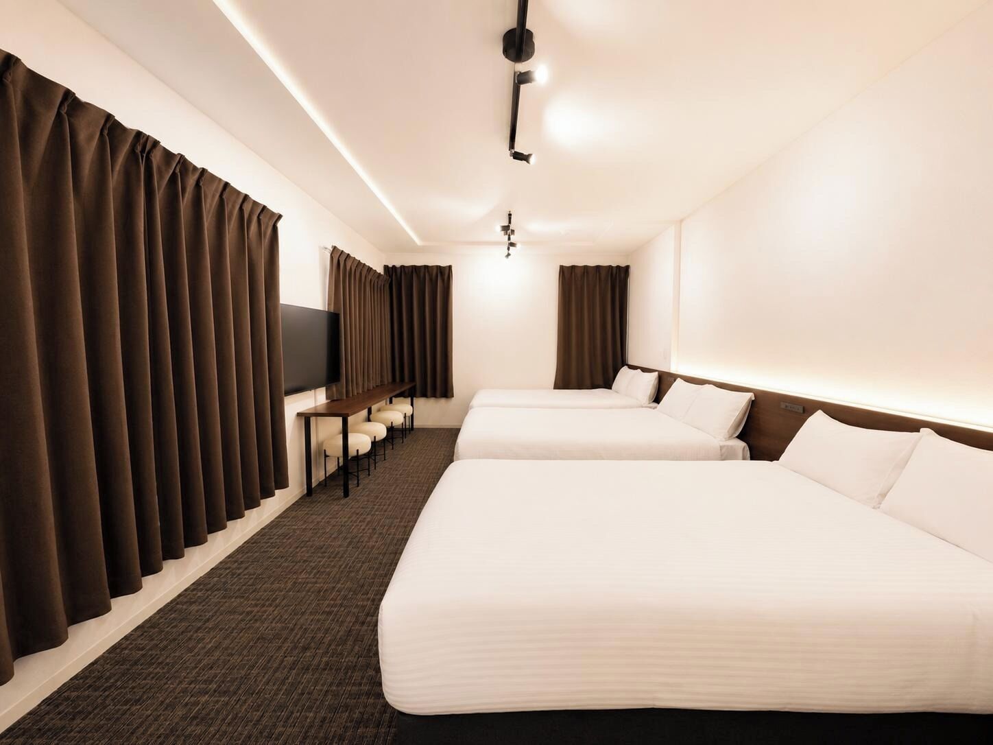 Triple Room | Iron/ironing board, free WiFi, bed sheets