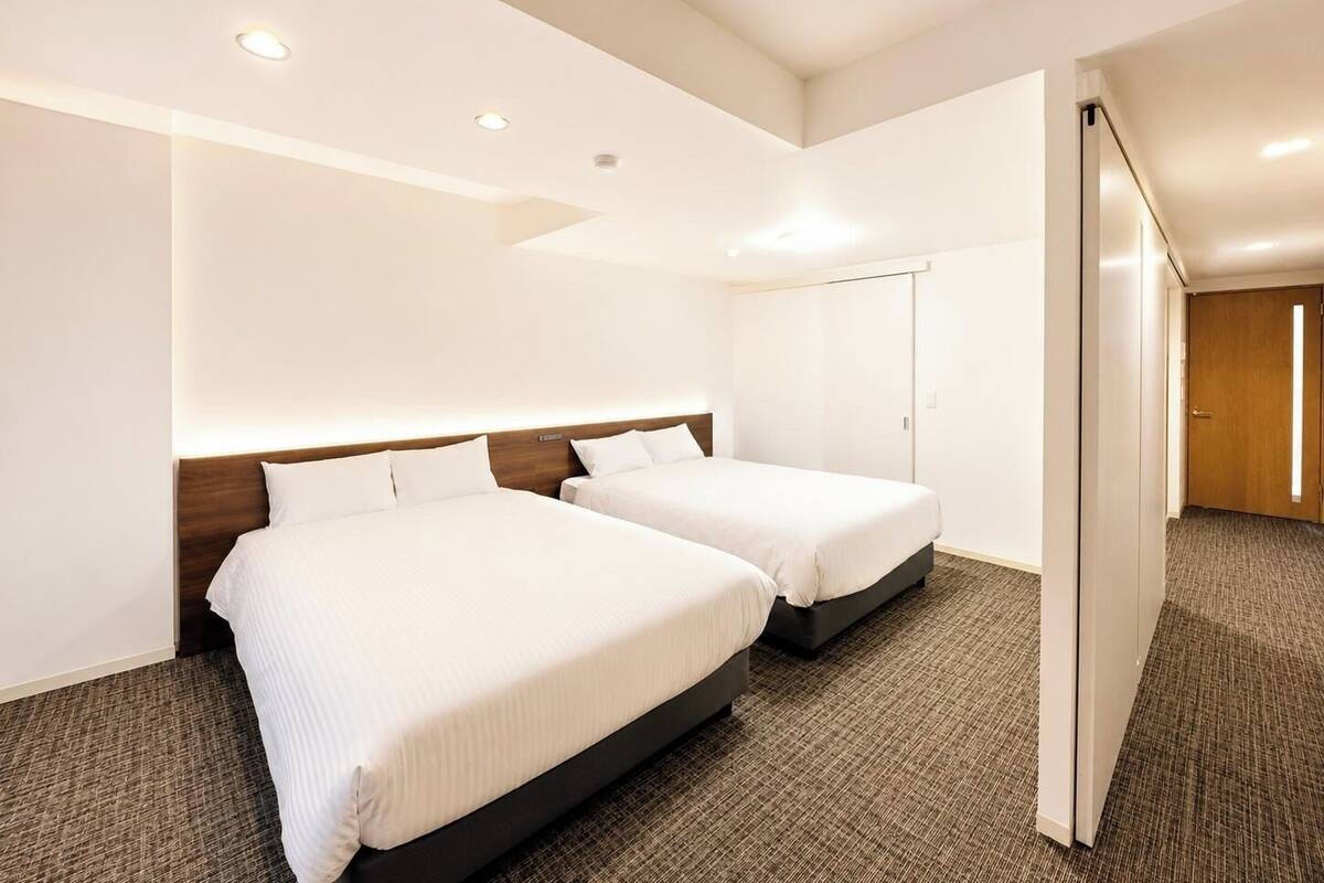 高级双床房 | 熨斗/熨衣板、免费 WiFi、床单