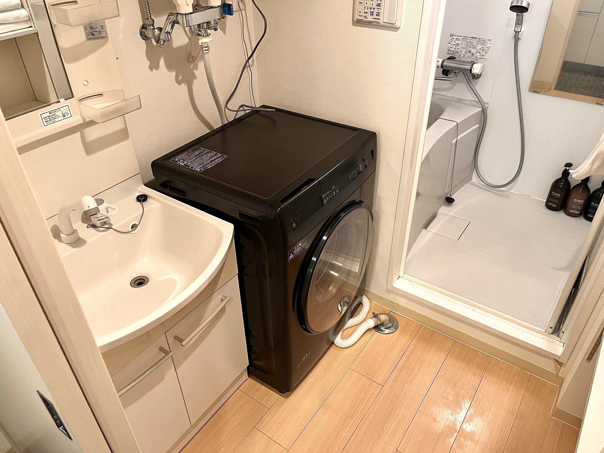 ダブルルーム | バスルーム | ヘアドライヤー、タオル、シャンプー、トイレットペーパー