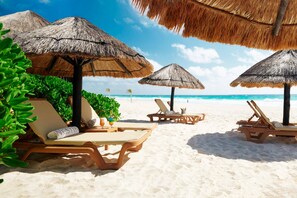 On the beach - Westin Lagunamar Ocean Resort - Luxurious 2-Bedroom Villa - Family Friendly Resort! (Cancun)