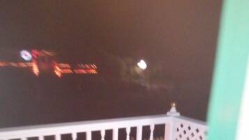 Habitación Deluxe, 1 cama King size, balcón, vista a la montaña | Terraza o patio