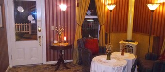 All Season's Groveland Inn