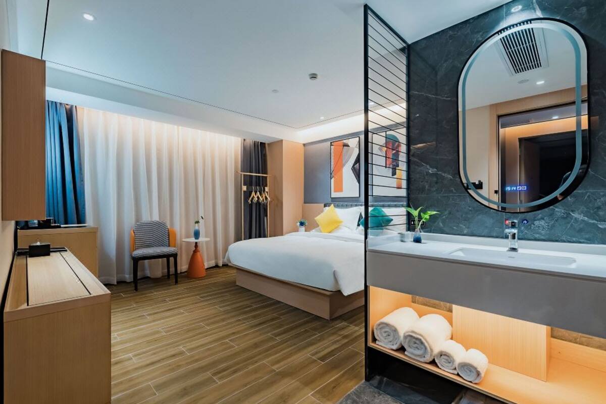 Business Double Room Single Use | Minibar (some free items), desk, laptop workspace, WiFi (free)