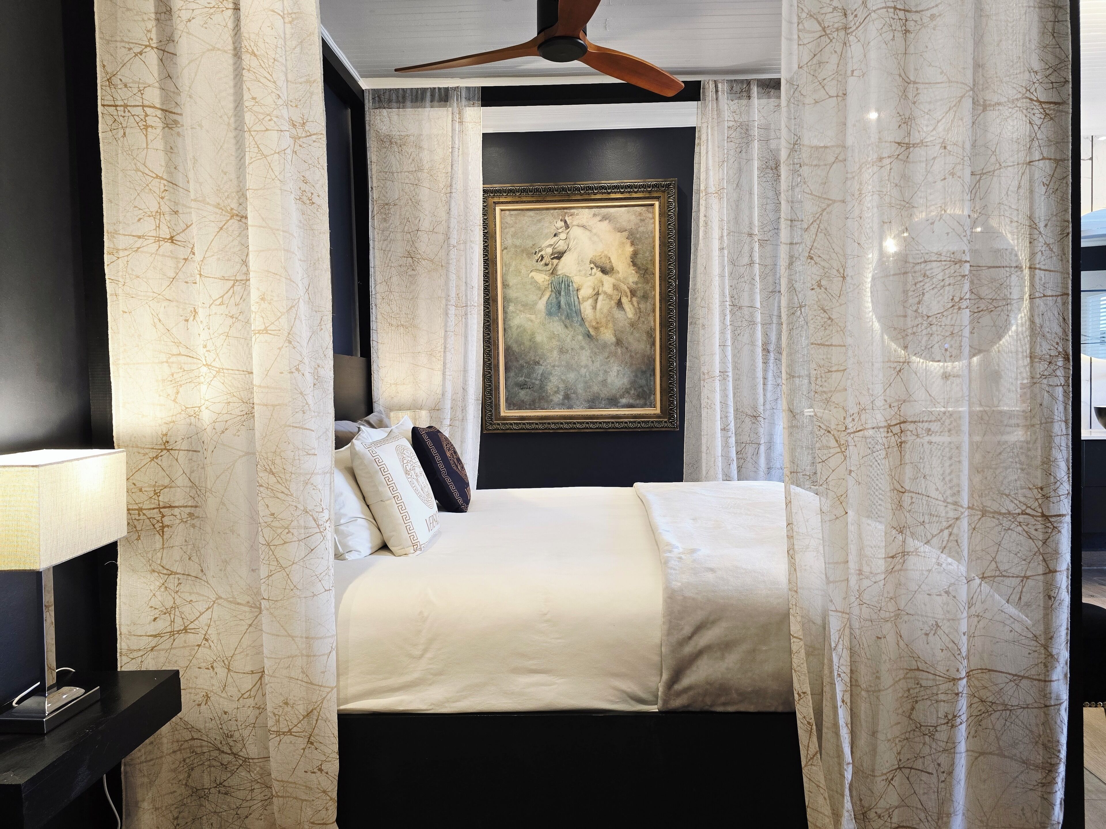 Matelas Tempur-Pedic, minibar, coffres-forts dans les chambres