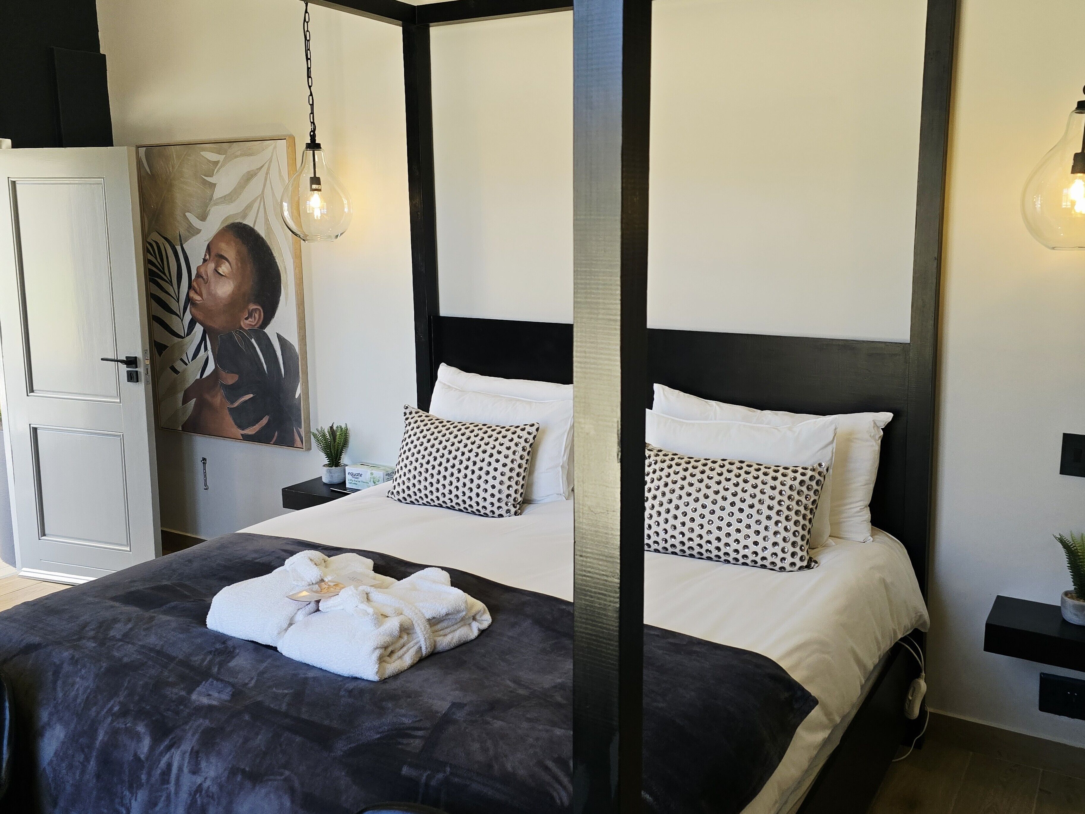 Matelas Tempur-Pedic, minibar, coffres-forts dans les chambres