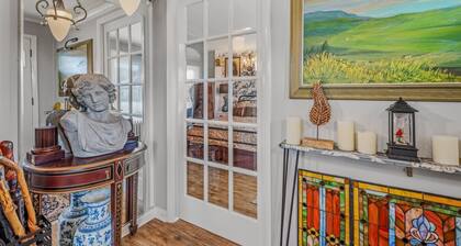 Refugio - Artsy vibe and retreat, zen garden, fire pit, downtown Berkeley Springs