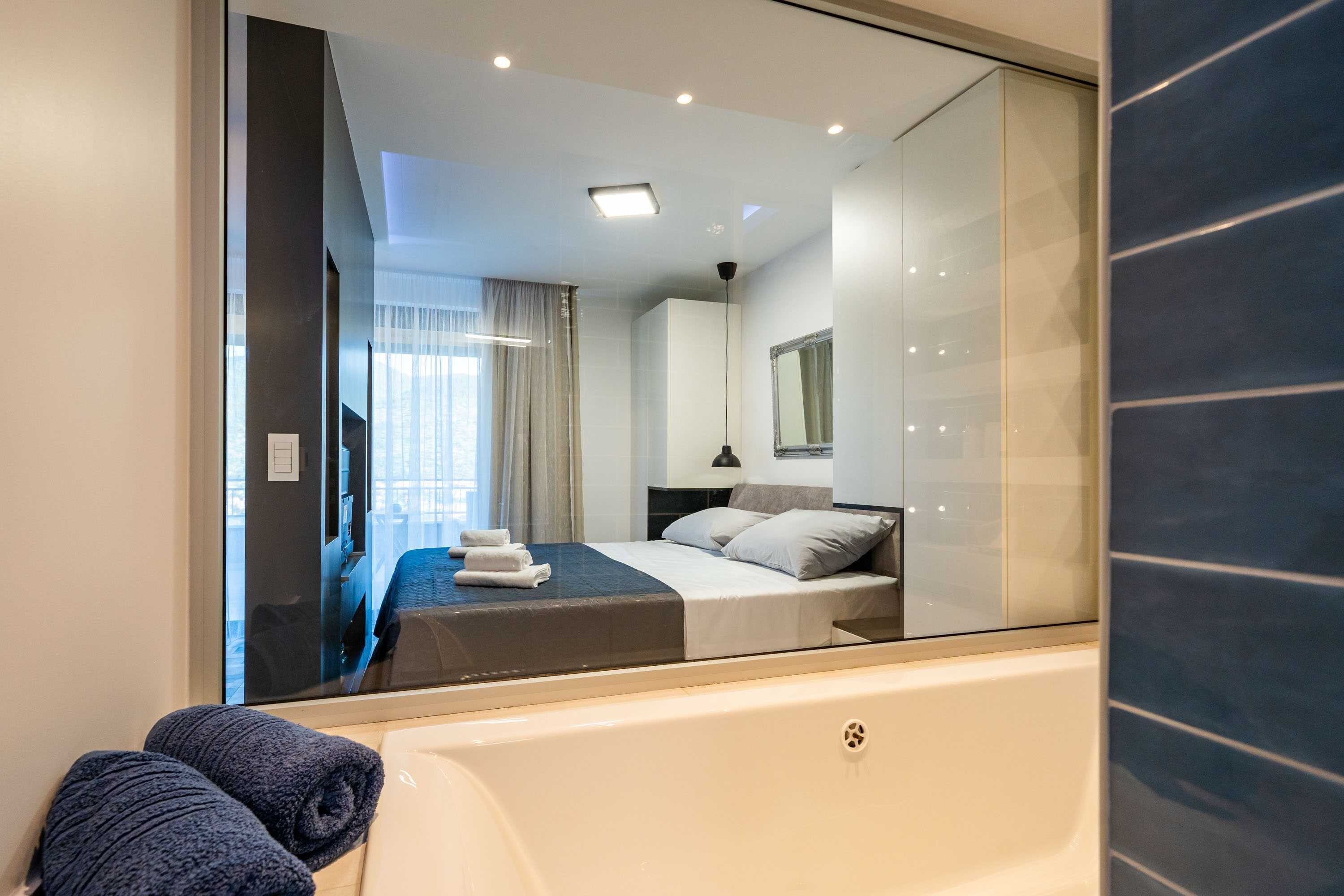 Studio (Studio Apartment with Terrace) | Badezimmer | Handtücher