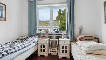 1 bedroom, iron/ironing board, free WiFi