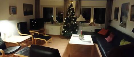 Een dvd-speler en een stereo