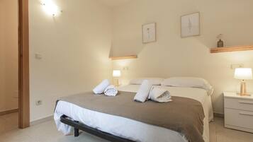 3 bedrooms, WiFi, bed sheets