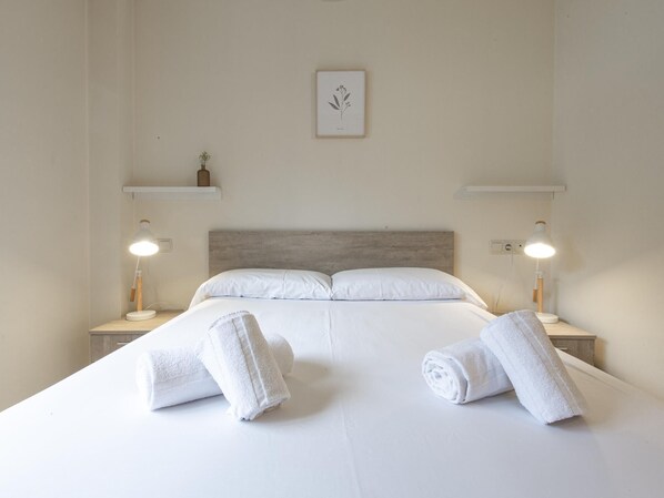 3 bedrooms, WiFi, bed sheets