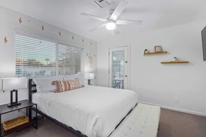 4 bedrooms, desk, iron/ironing board, travel cot