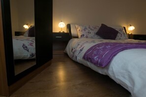 3 室のベッドルーム、WiFi、ベッドシーツ