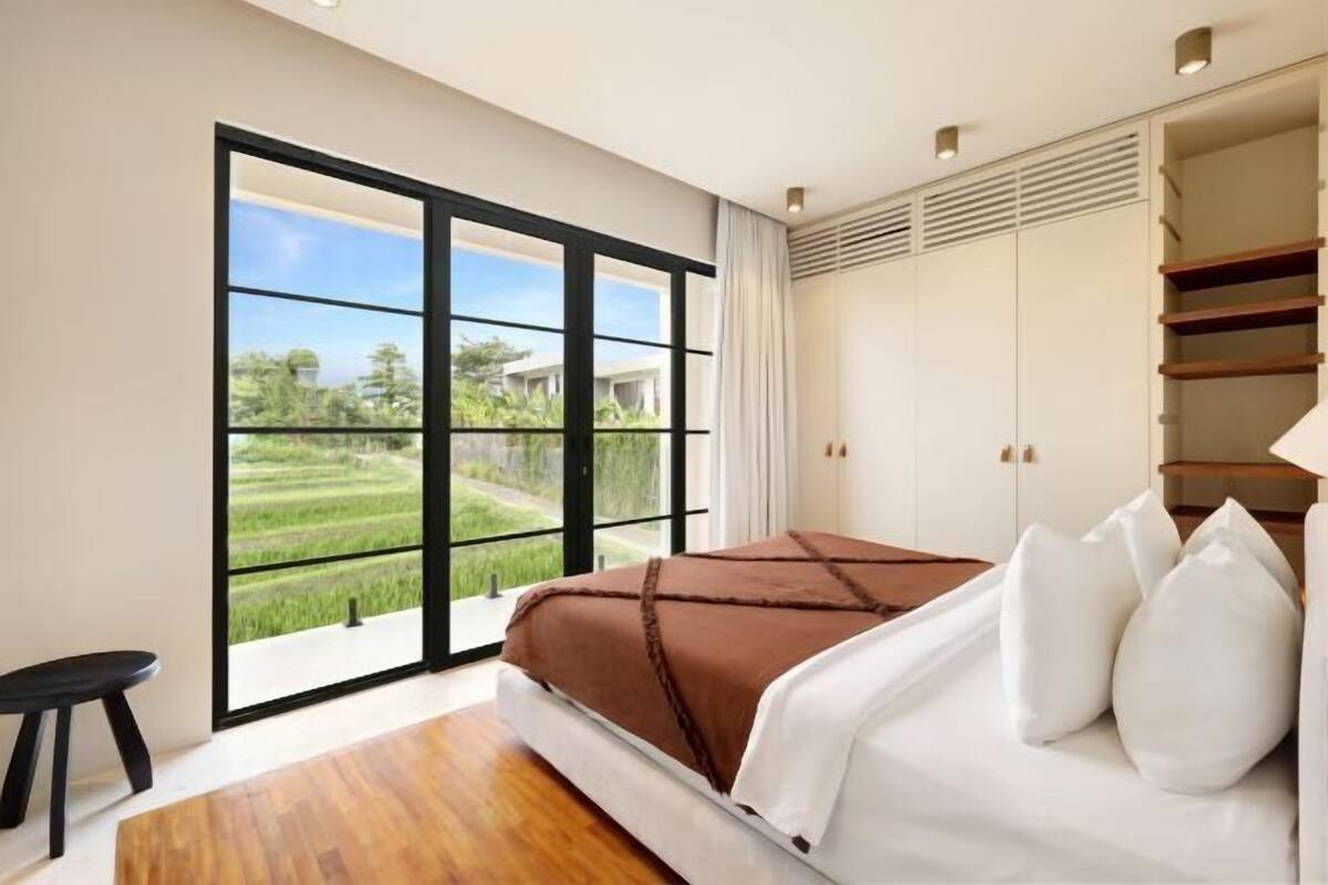 In-room safe, desk, laptop workspace, blackout curtains
