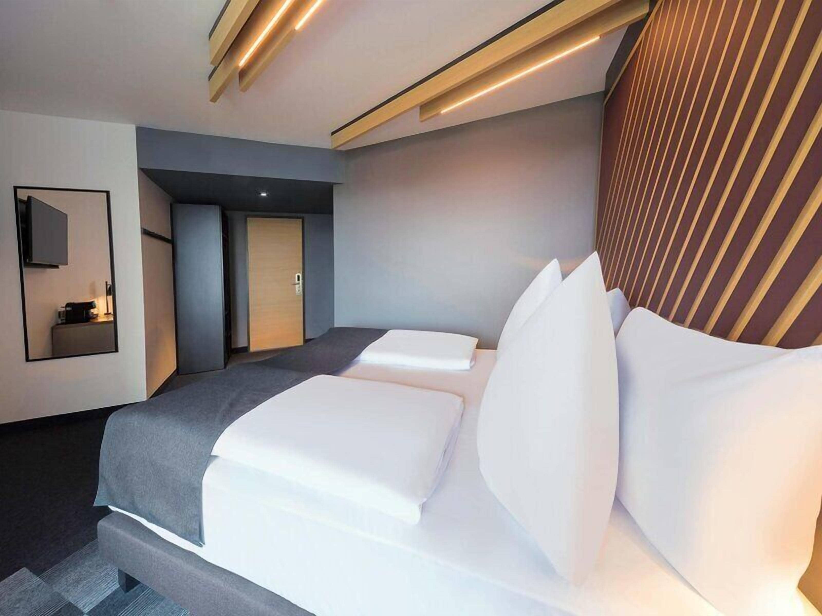 Premium Room | Desk, soundproofing, free WiFi