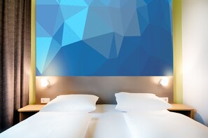 Habitación doble | 1 dormitorio, escritorio, sistema de insonorización y wifi gratis