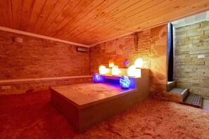 Sauna, bañera de hidromasaje, tratamientos corporales 