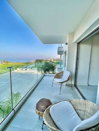 奢华套房, 1 间卧室, 海景, 池畔 | 露台