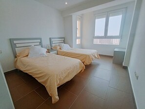 2 bedrooms, iron/ironing board, free WiFi, bed sheets