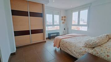 2 habitaciones, tabla de planchar con plancha y wifi gratis