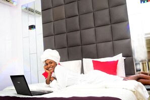 Exclusive Room | 1 bedroom, iron/ironing board, free WiFi