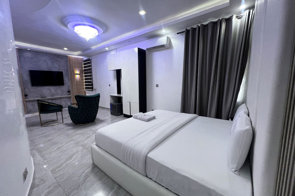 GRACIAS HOTEL AND SUITES