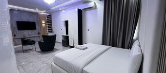 GRACIAS HOTEL AND SUITES